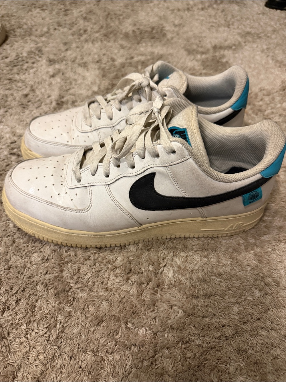 Nike Men’s worldwide Air Force 1 White Sneakers Cream Sole (size U.S. 12 men’s)